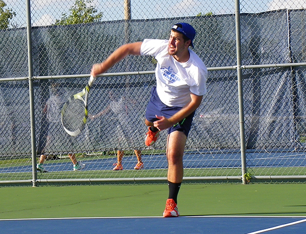 Men’s Tennis Falls To Nebraska Wesleyan, 8-1