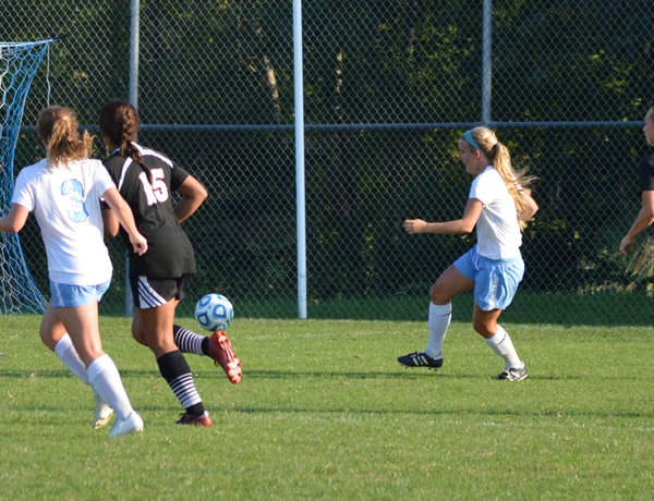 Women's Soccer Ends In Tie With Fontbonne, 1-1