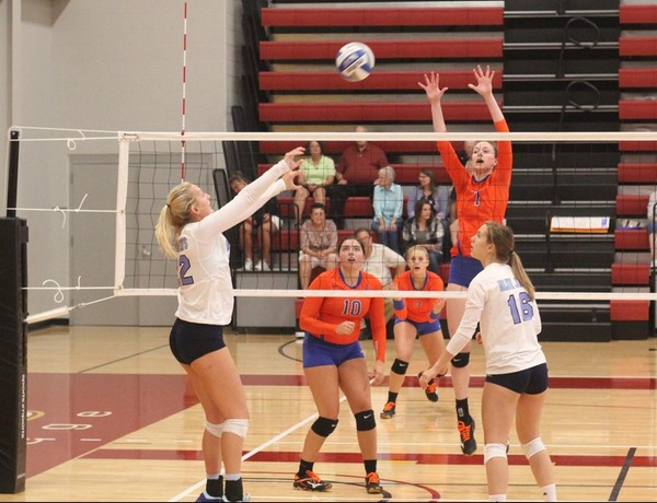Westminster Volleyball Sweeps Fontbonne and Spalding