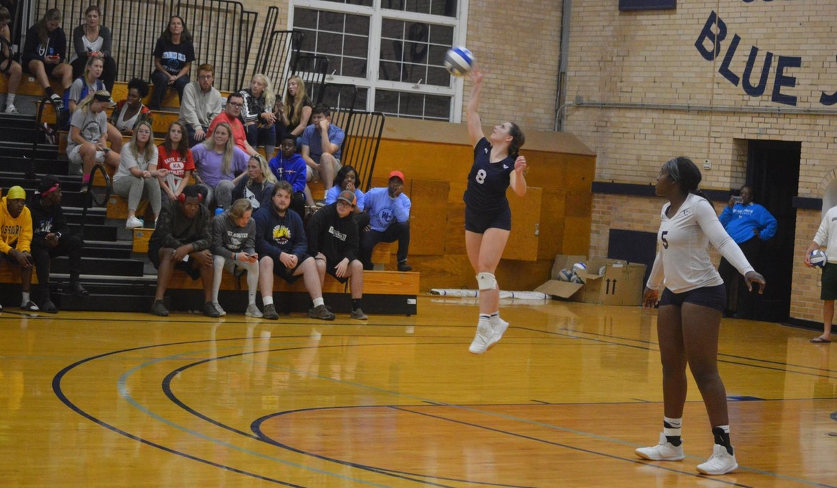 Westminster Volleyball Cruises to Three Set Victory Over Iowa Wesleyan